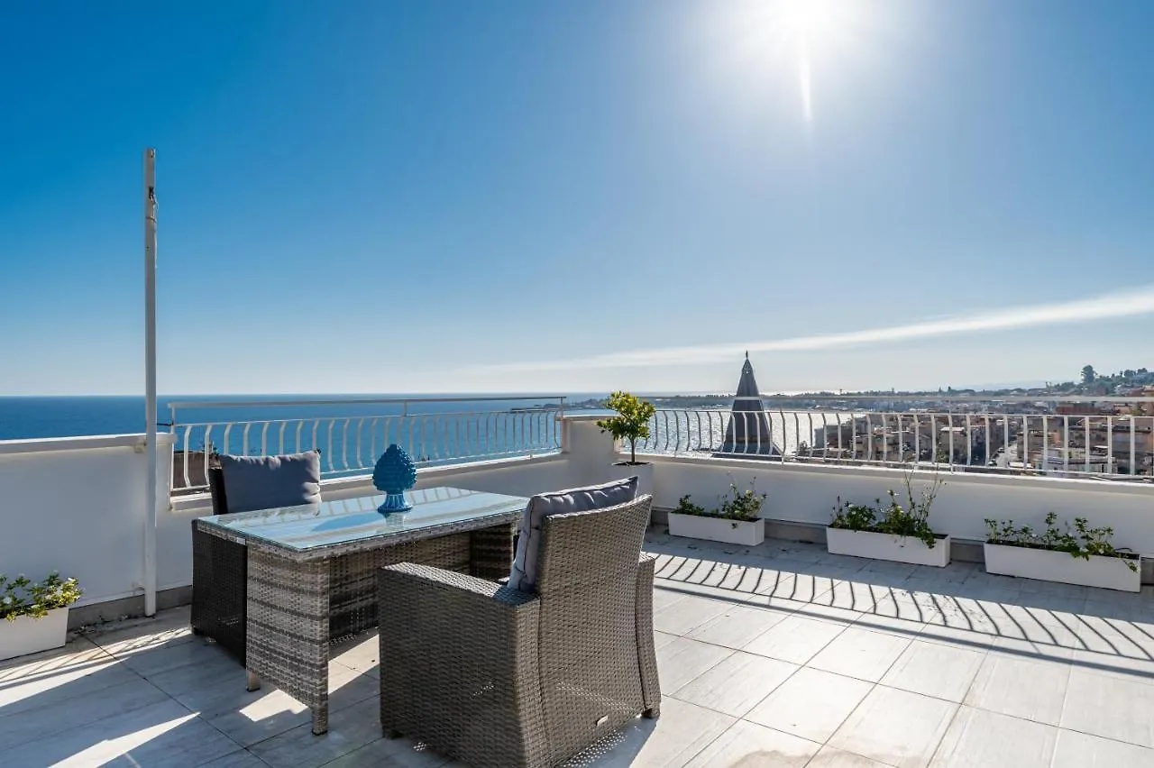 Luxury Azzurra Seaview House With Terrace Apartment Giardini Naxos